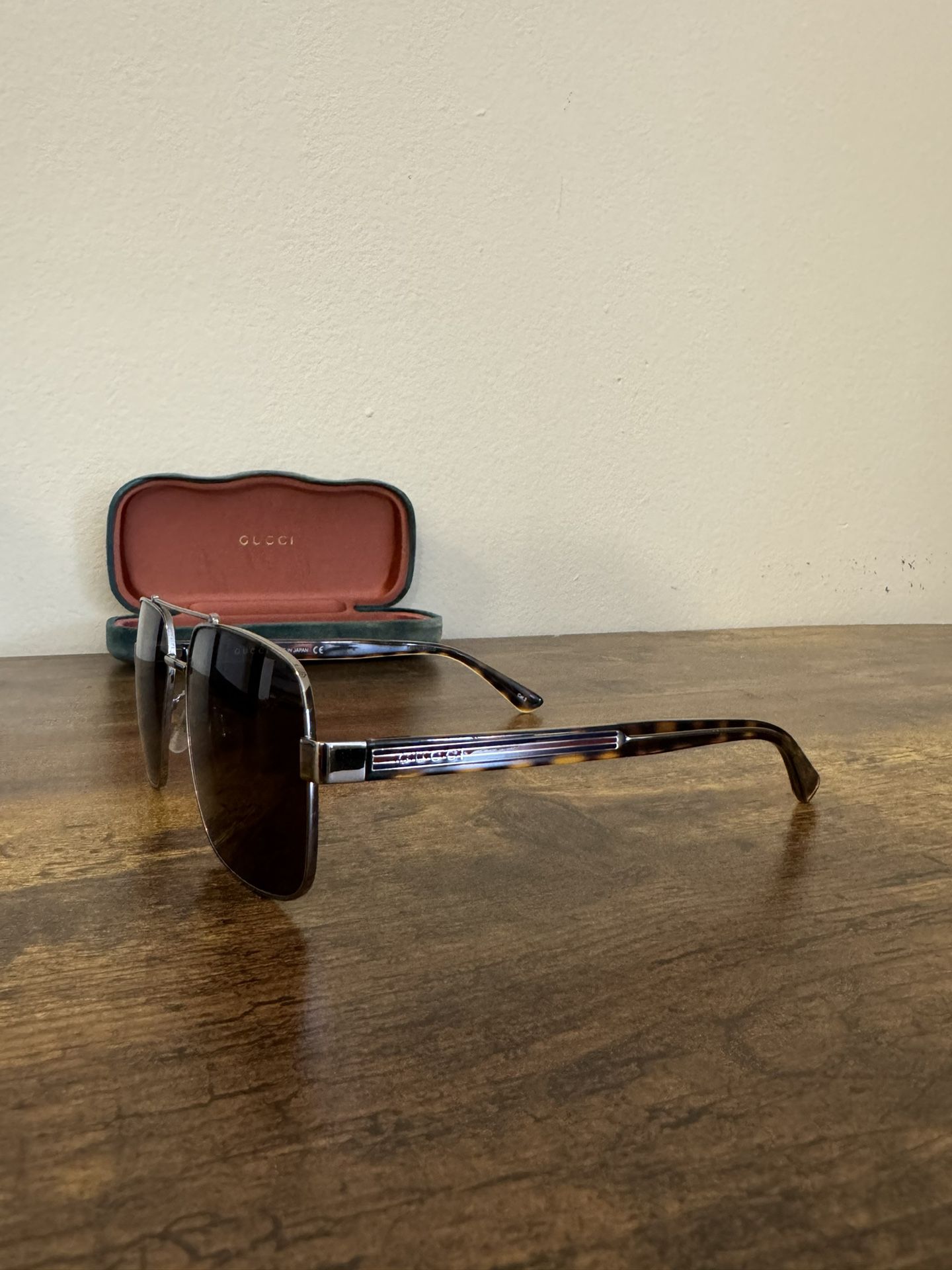 Gucci Sunglasses Aviator GG0529S