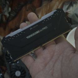 Corsair ddr4 16gb ram stick