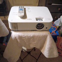 NEC ME331X Projector 