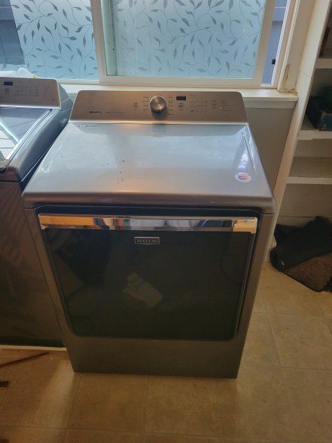 Bravo XL Maytag Matching  Washer Dryer Set