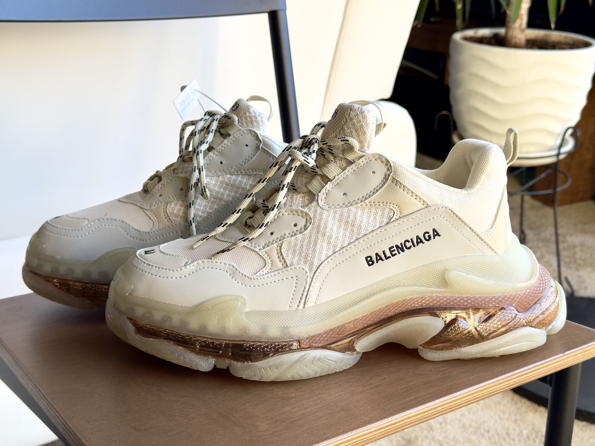 Men Shoes Size 10.5