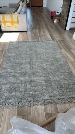 Carpet Olive 5x7 - Brand new