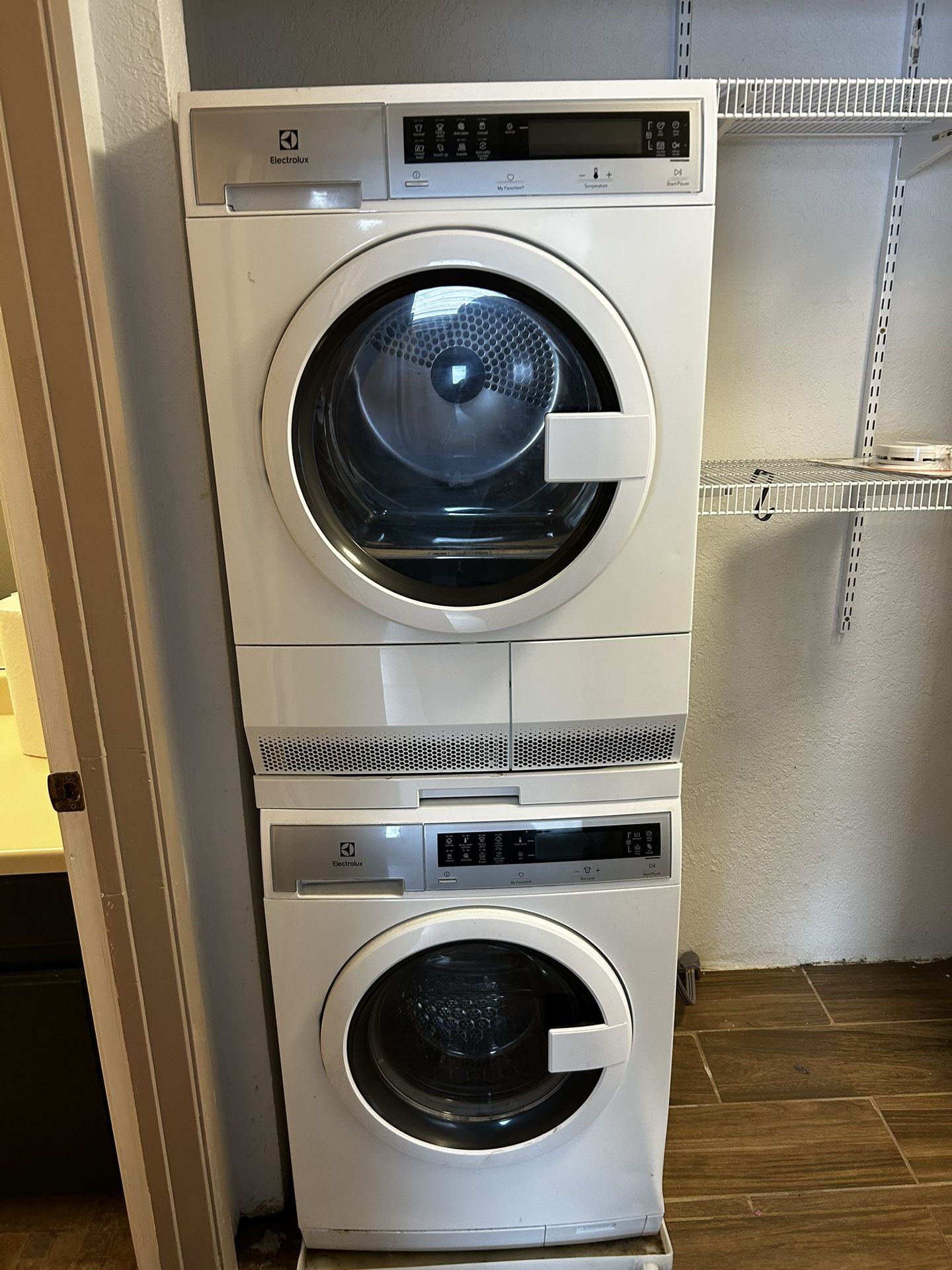 $100 OBO Electrolux Washer and Electric Dryer - Stackable or Side By Side