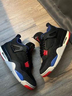 Jordan 4 (air rare) SIZE 9.5