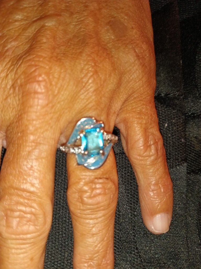 White Gold Aquamarine Ring For Sale