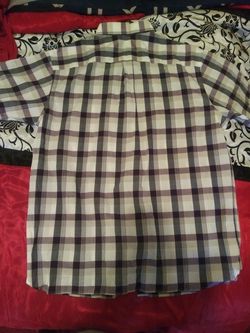 Short sleeve button up