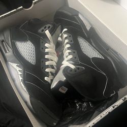 Retro 5 Black Jordans