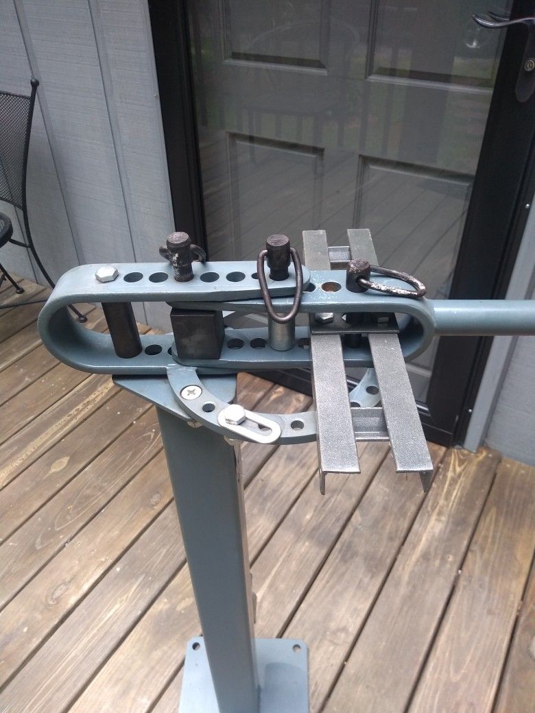Compact Metal Bender Floor Mount