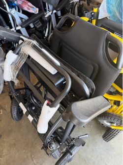 Wheelchair ( battery die), need to change battery