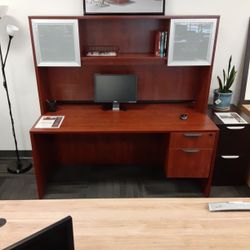 Large Straight Desk (Cherry)