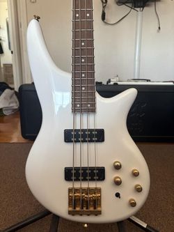 Jackson JS Series Spectra JS3 Bass Guitar Snow White