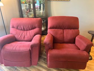 Set of two like new large recliners