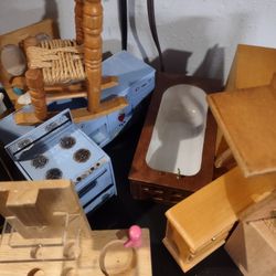 Vintage Doll House Furniture 