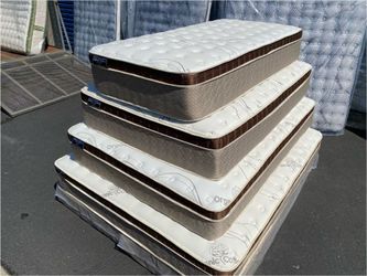 Queen Organic Cloud Edition Europillow Top 12inch Mattress!!