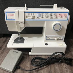 Vintage Singer 5932 Sewing Machine 