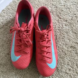 Nike Soccer cleats 7.5M/9W