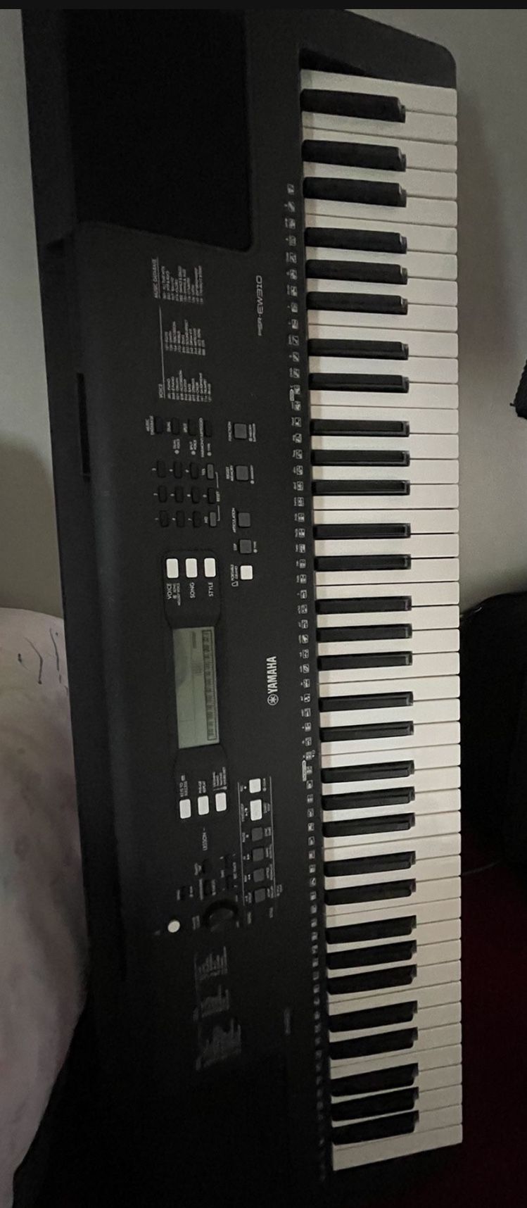 Sale This Keyboard Yamaha 73 Keys