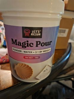 New magic pour resin includes scoop
