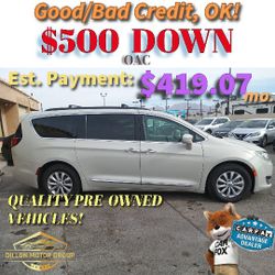 2017 Chrysler Pacifica Touring-L Minivan 