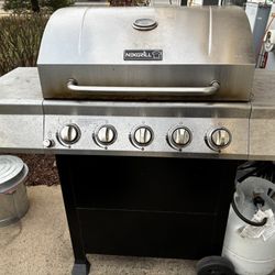 Grill w/Cover & Propane Tank
