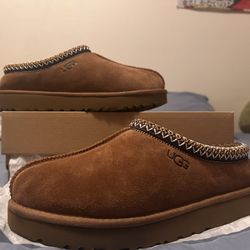 Women’s UGGS size 9