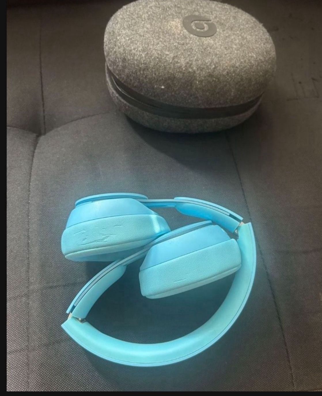 Beats Solo Pro
