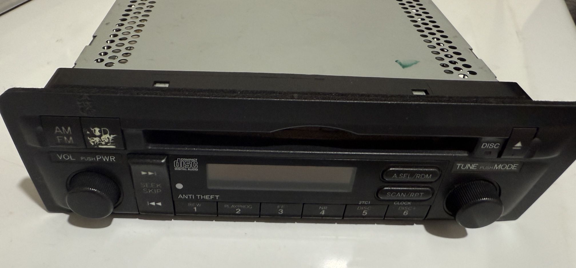 Honda Civic 2003 Radio And Cubby Compartment