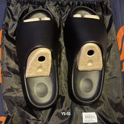 Yeezy slides 