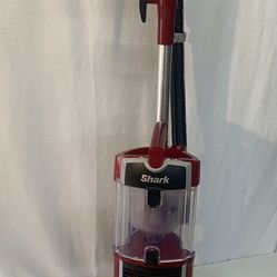 “Like New” Shark Navigator Lift-Away Vacuum 