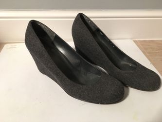 Stuart Weitzman - grey flannel wedge size 9