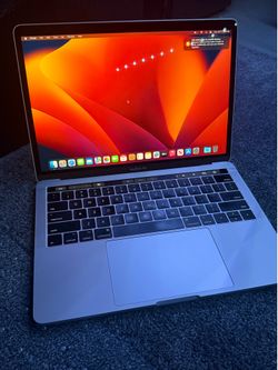 Apple MacBook Pro 2017 13” Touch Bar | 8GB RAM | 256GB SSD