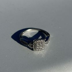 Woman’s 1/4 CT. T.W. Natural White Diamond Ring Size 7