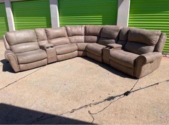 Free Delivery - Modern Power Reclining Sectional Set