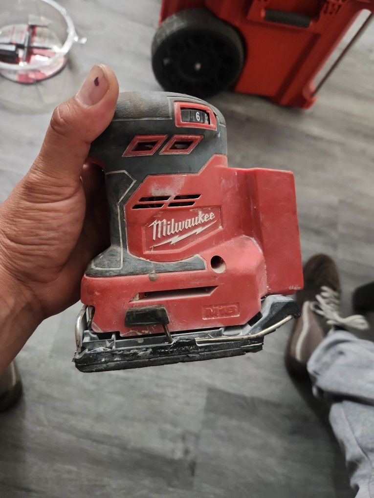 Milwaukee M18 Sander