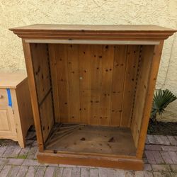 Cabinet Comes With Shelves!!