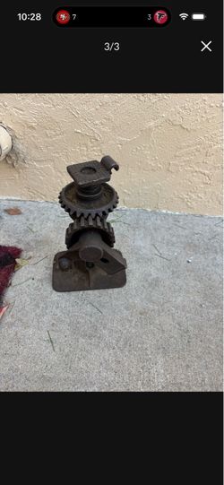 Antique screw jack number 16