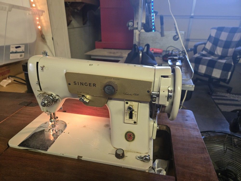 Singer Sewing Machine