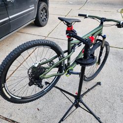 Trek Superfly 100 19in Frame 29" Wheels FOX 