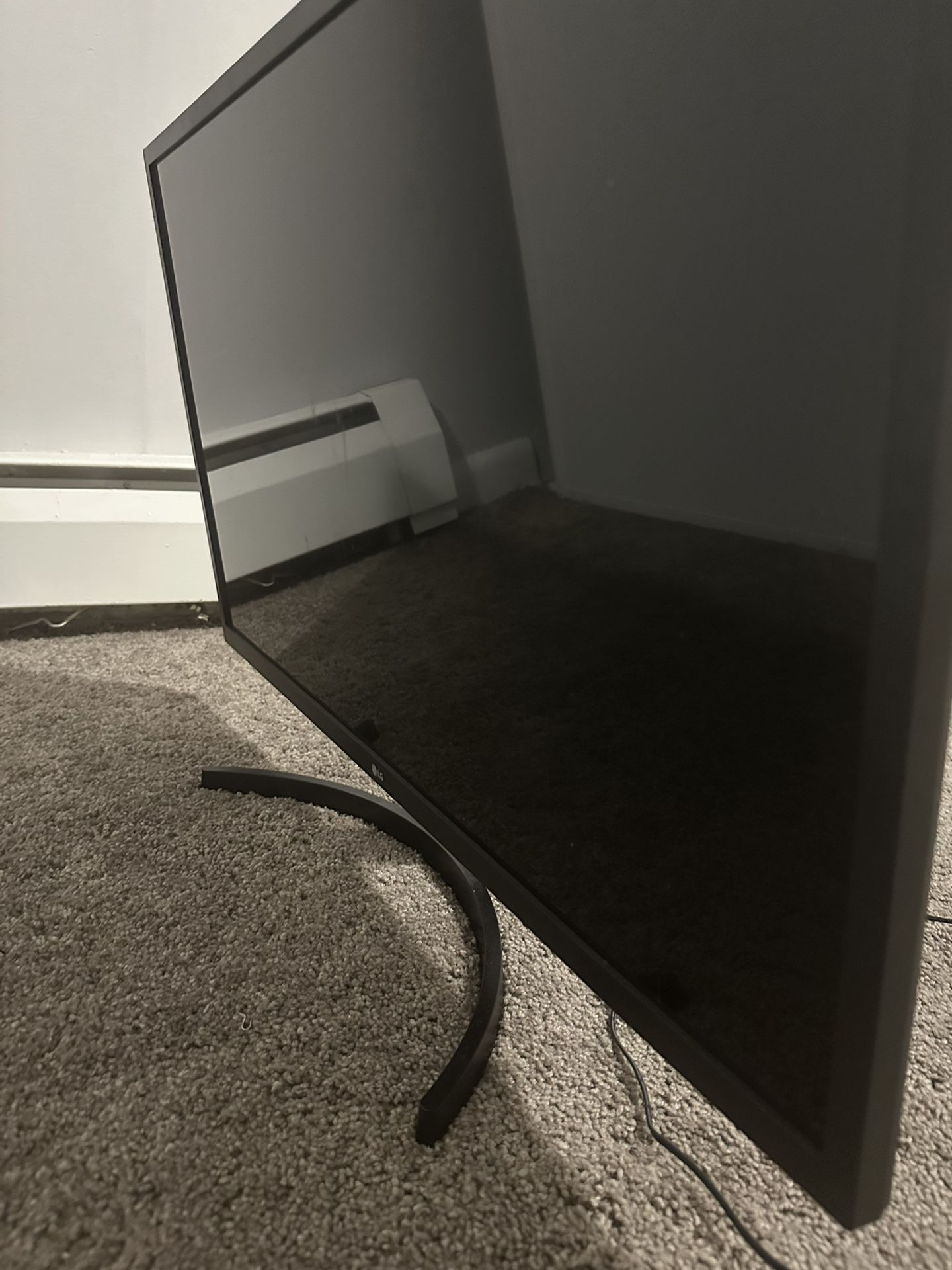 LG 32” Monitor Screen