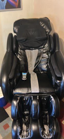 Brookstone uAstro2 Massage Chair – Like New!