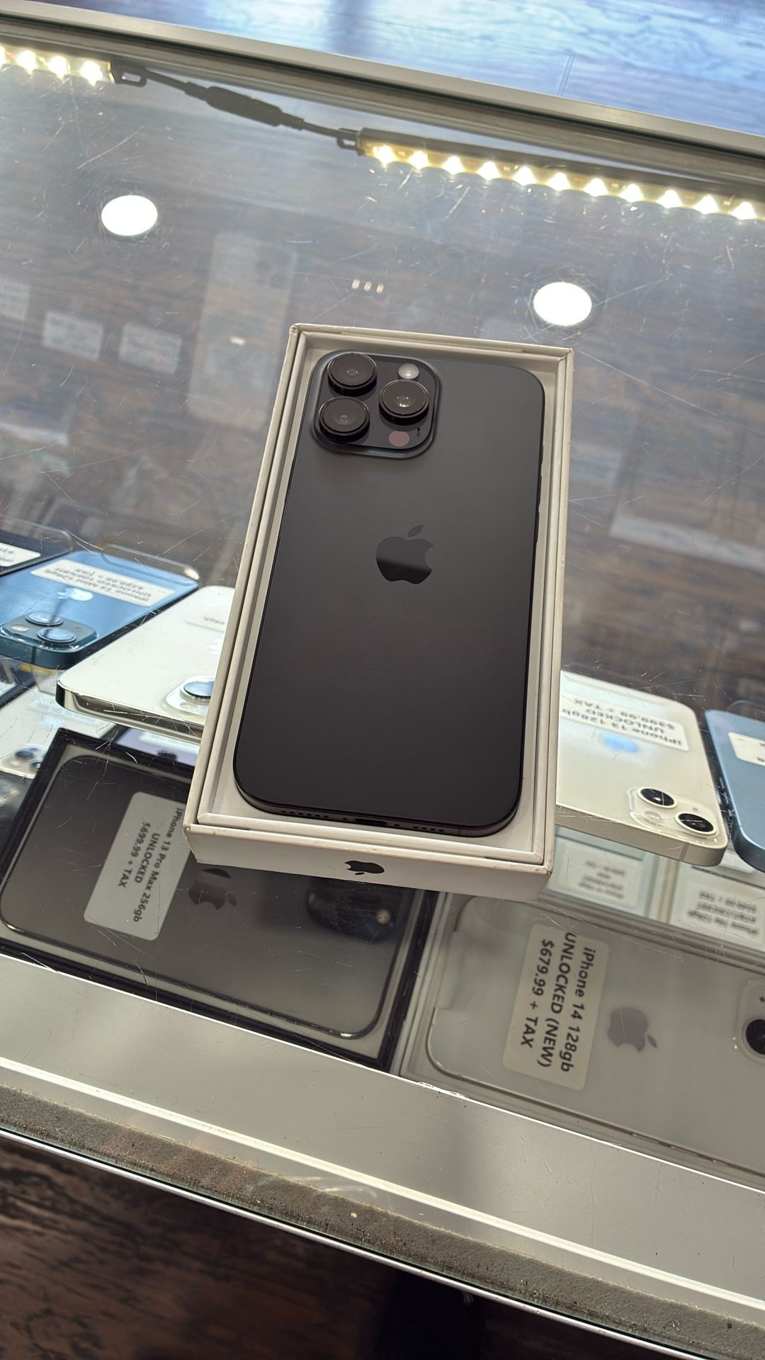 iPhone 16 Pro Max 256gb AT&T/CRICKET