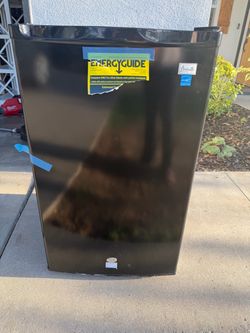 Mini fridge