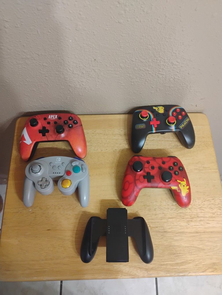 Nintendo Switch Controllers