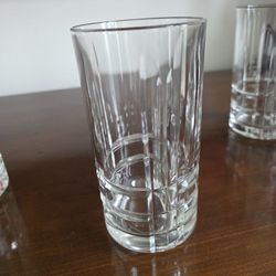 Set of four clear glass highball tumbler with vertical cut pattern by Cristal d'Arques-Durand, 'Arizona-Parallels' pattern