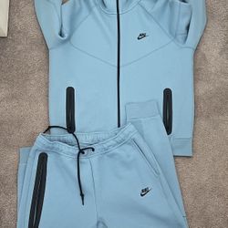 Nike Tech 