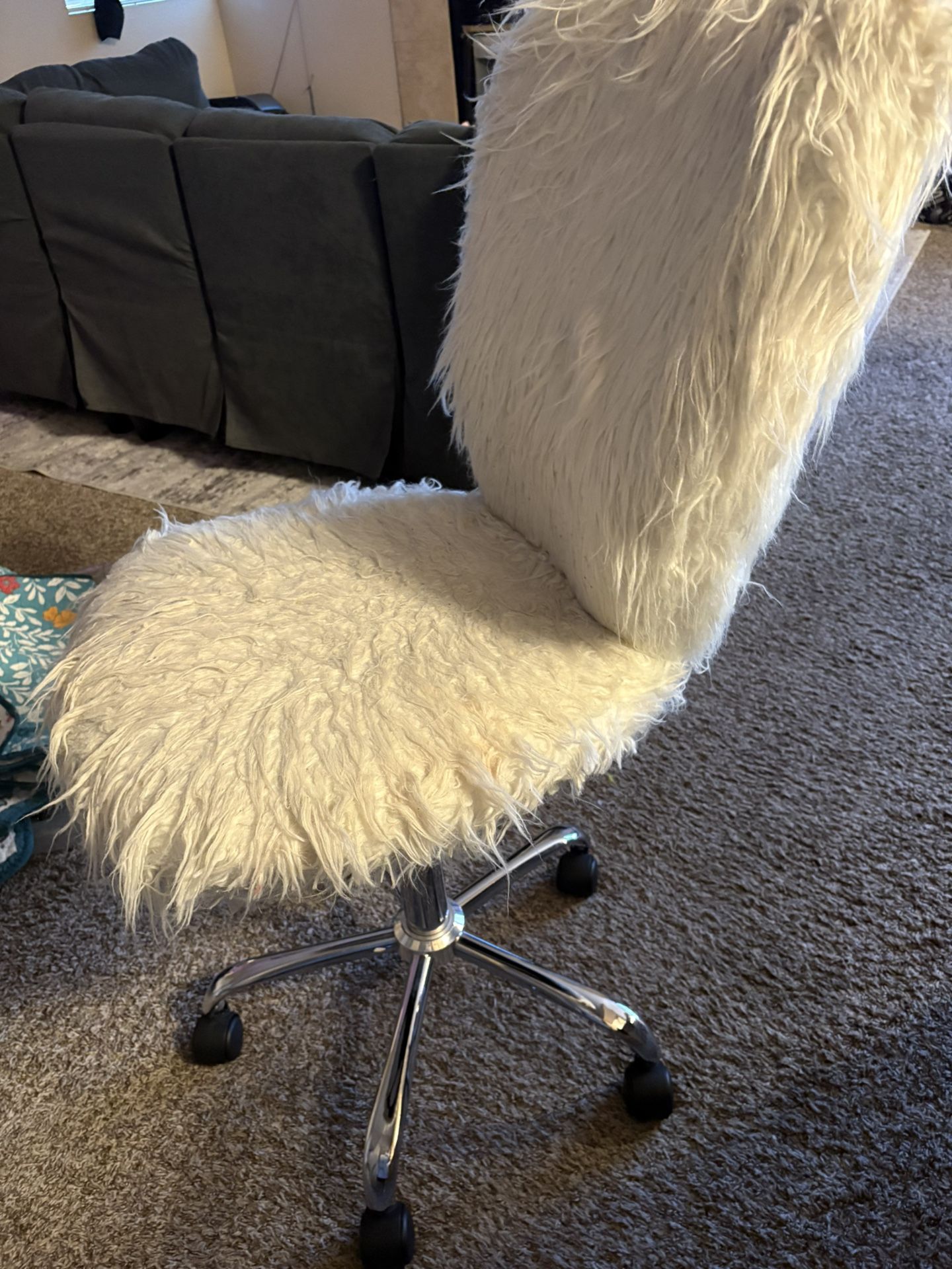 Furry Desk Chair 