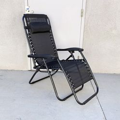 $40 (New in Box) Folding Zero Gravity Outdoor Recliner Patio Lounge Chair Adjustable Headrest Textilene Mesh - Black