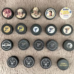 ST LOUIS BLUES NHL HOCKEY PUCK RARE VINTAGE LOT COLLECTION - 19 HOCKEY PUCKS