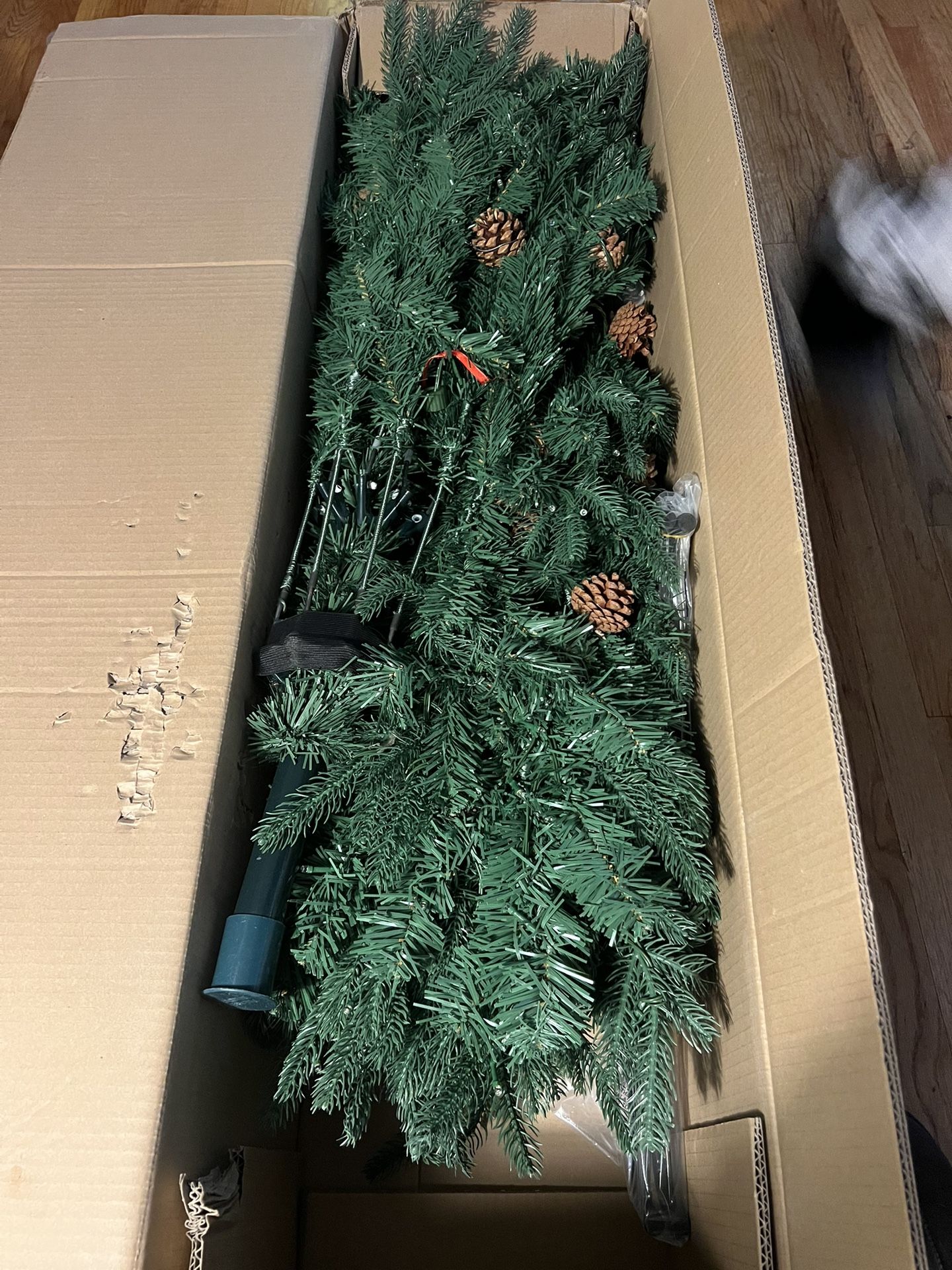 7’ ARTIFICIAL PRE-LIT X-MAS TREE