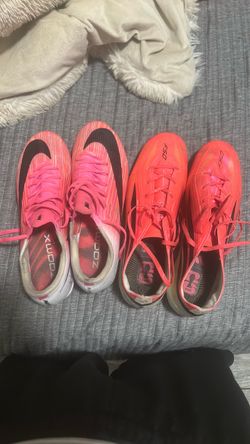 Soccer cleats